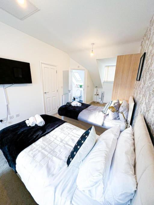 Contractors, Families, Tourists & Groups Welcome Sleeps Upto 9, Garden, Pet Allowed, Parking Included! Birmingham Ngoại thất bức ảnh