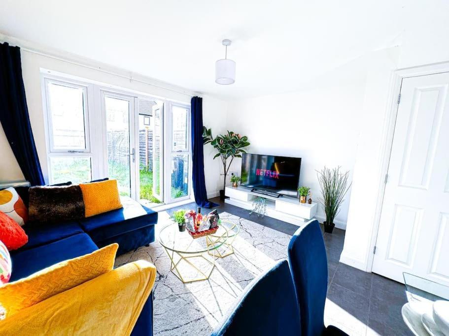 Contractors, Families, Tourists & Groups Welcome Sleeps Upto 9, Garden, Pet Allowed, Parking Included! Birmingham Ngoại thất bức ảnh