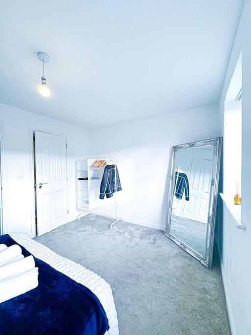 Contractors, Families, Tourists & Groups Welcome Sleeps Upto 9, Garden, Pet Allowed, Parking Included! Birmingham Ngoại thất bức ảnh