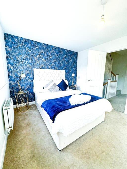 Contractors, Families, Tourists & Groups Welcome Sleeps Upto 9, Garden, Pet Allowed, Parking Included! Birmingham Ngoại thất bức ảnh